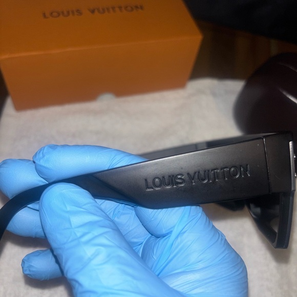 LV Black and Gray Monogram Shield Sunglasses - Picture 6 of 16